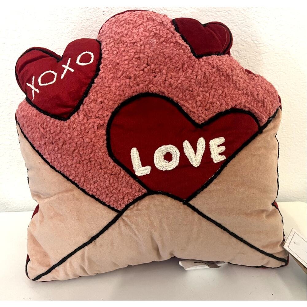 Cupcakes Cashmere Pillow LOVE XOXO Envelope Accent Yarn Decor